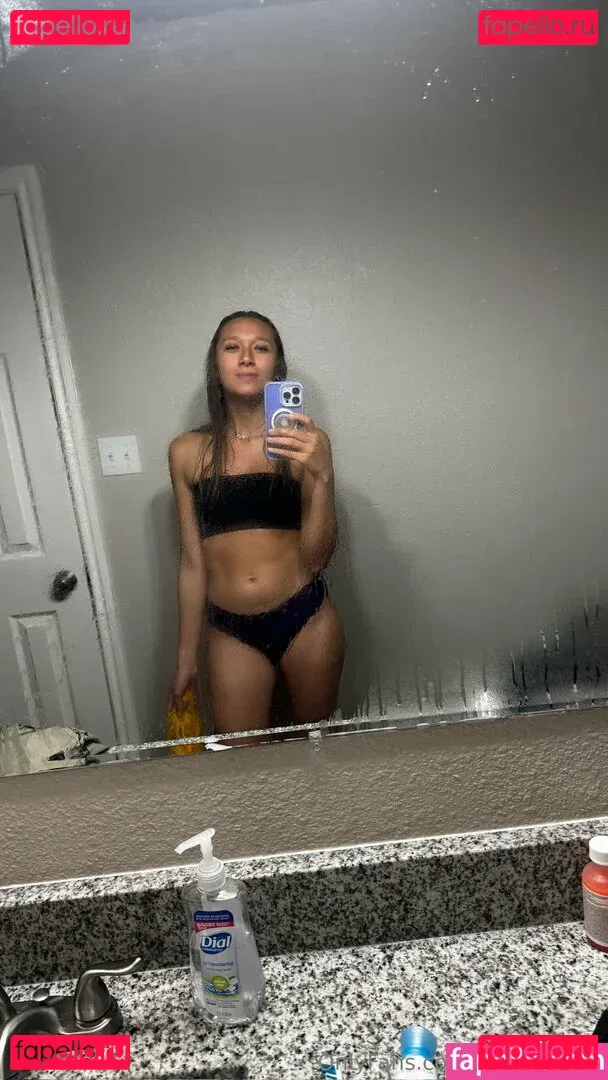 Nikita Crump Onlyfans Photo Gallery 