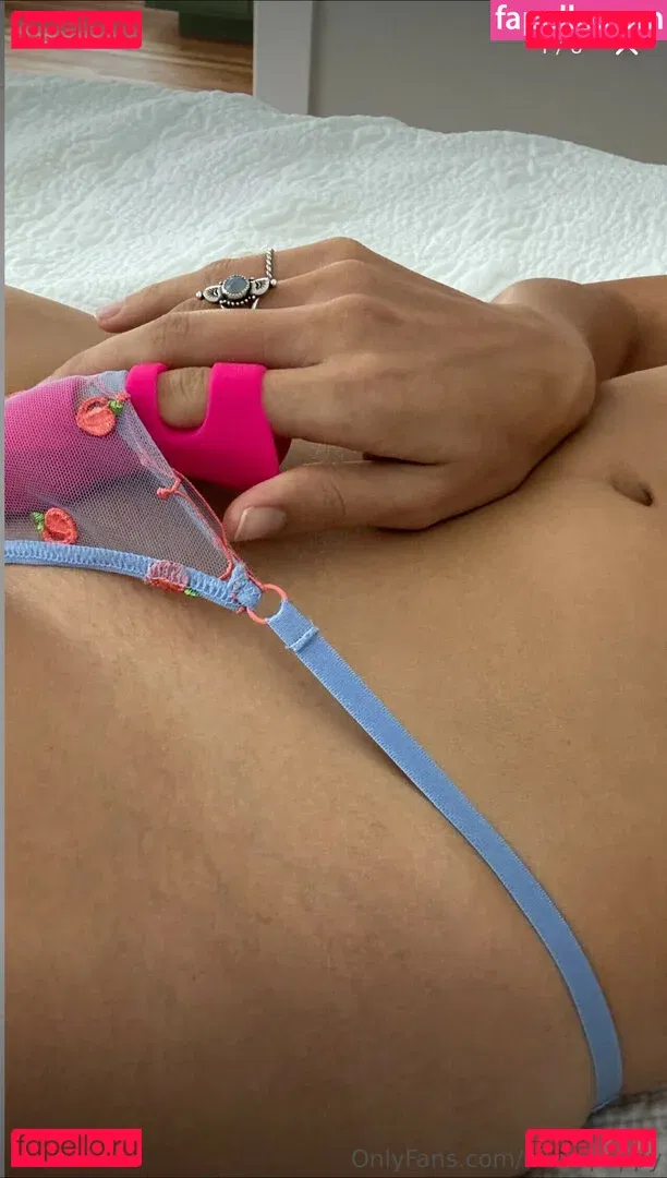 Nikita Crump Onlyfans Photo Gallery 