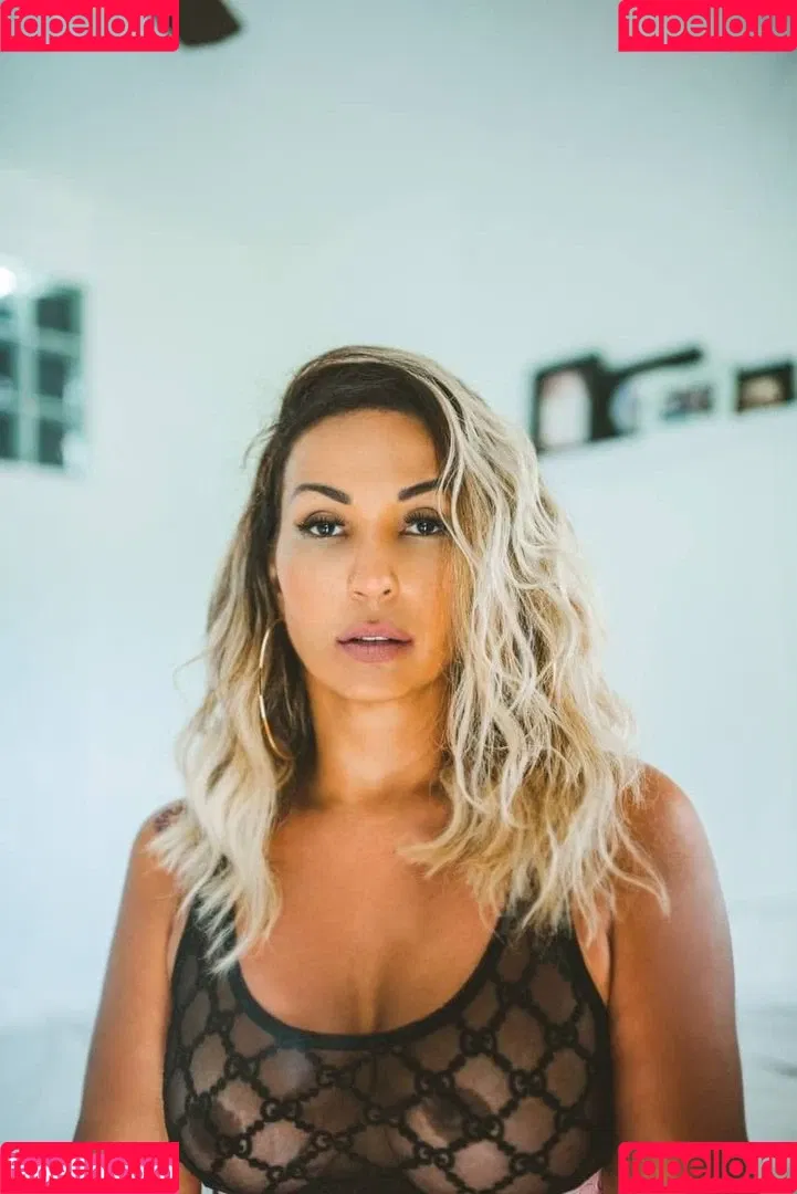 Valeska Popozuda Onlyfans Photo Gallery 