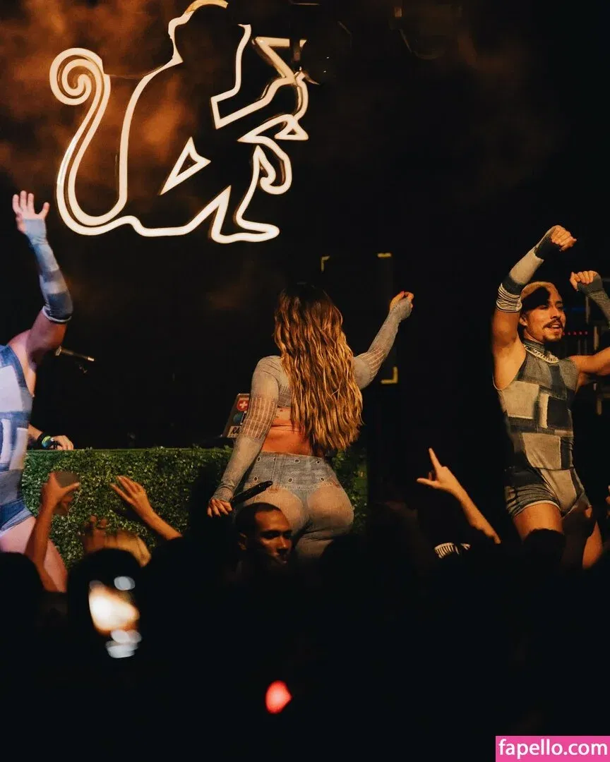 Valeska Popozuda Onlyfans Photo Gallery 