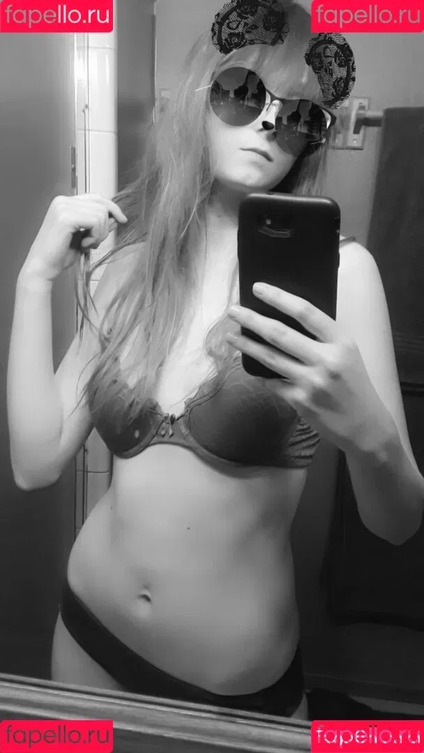 Juniper Actias Onlyfans Photo Gallery 