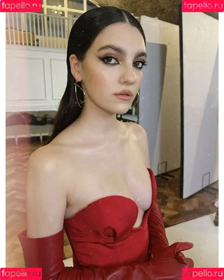 Emily Carey Onlyfans Photo Gallery 