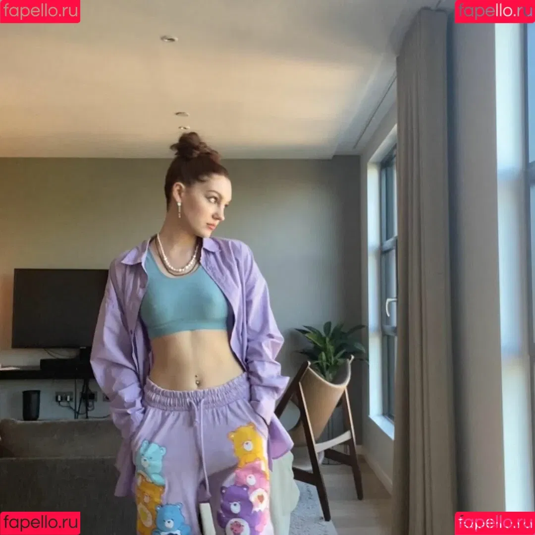 Emily Carey Onlyfans Photo Gallery 