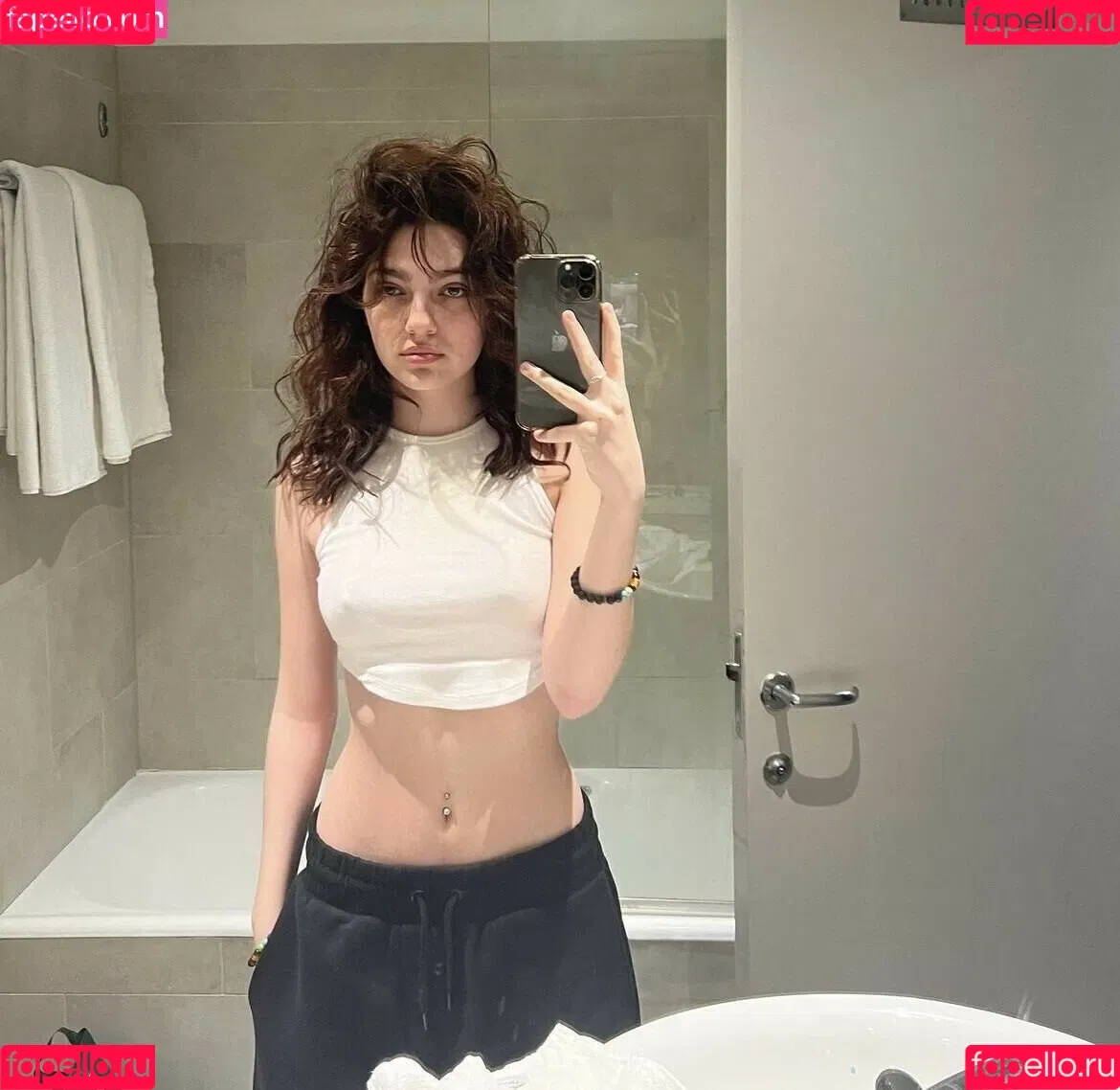 Emily Carey Onlyfans Photo Gallery 