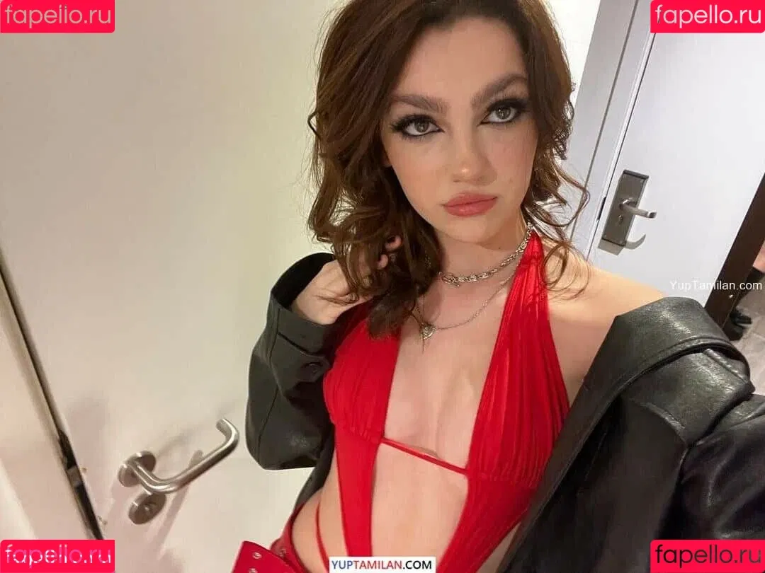 Emily Carey Onlyfans Photo Gallery 