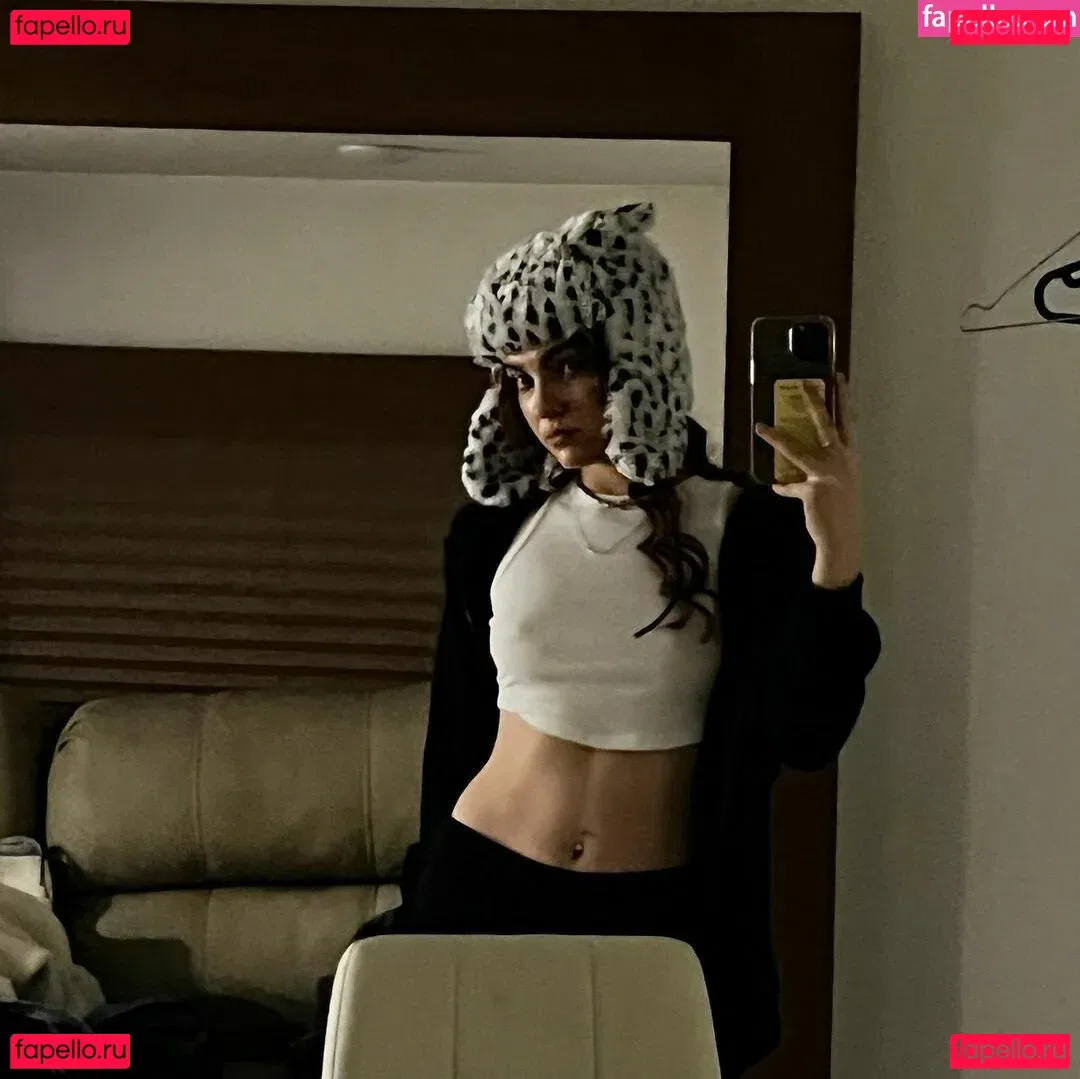 Emily Carey Onlyfans Photo Gallery 