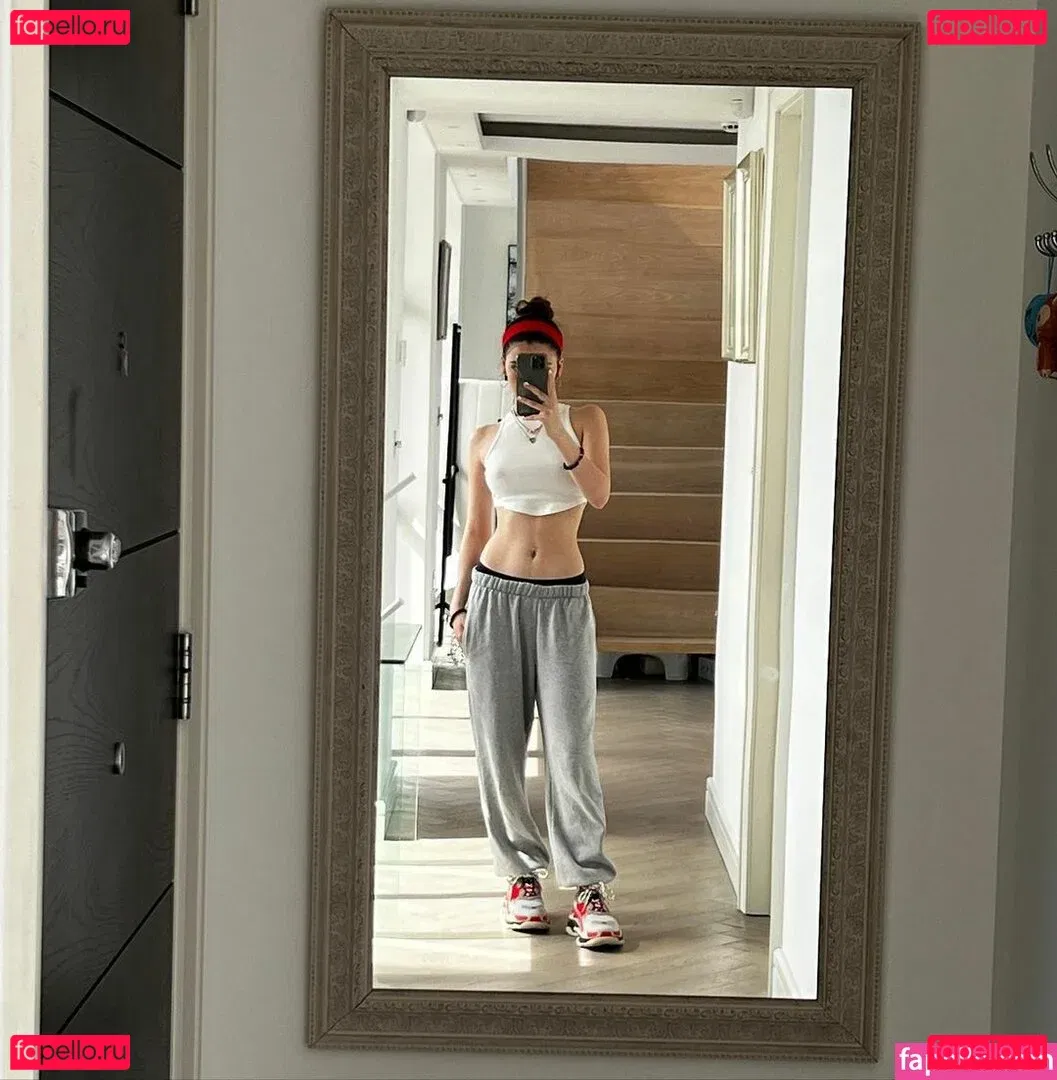 Emily Carey Onlyfans Photo Gallery 