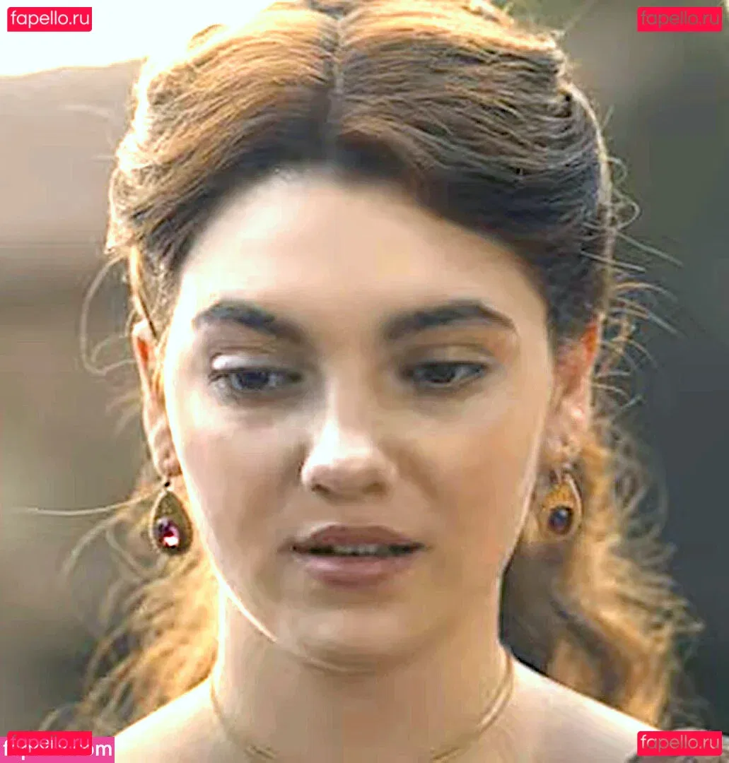 Emily Carey Onlyfans Photo Gallery 