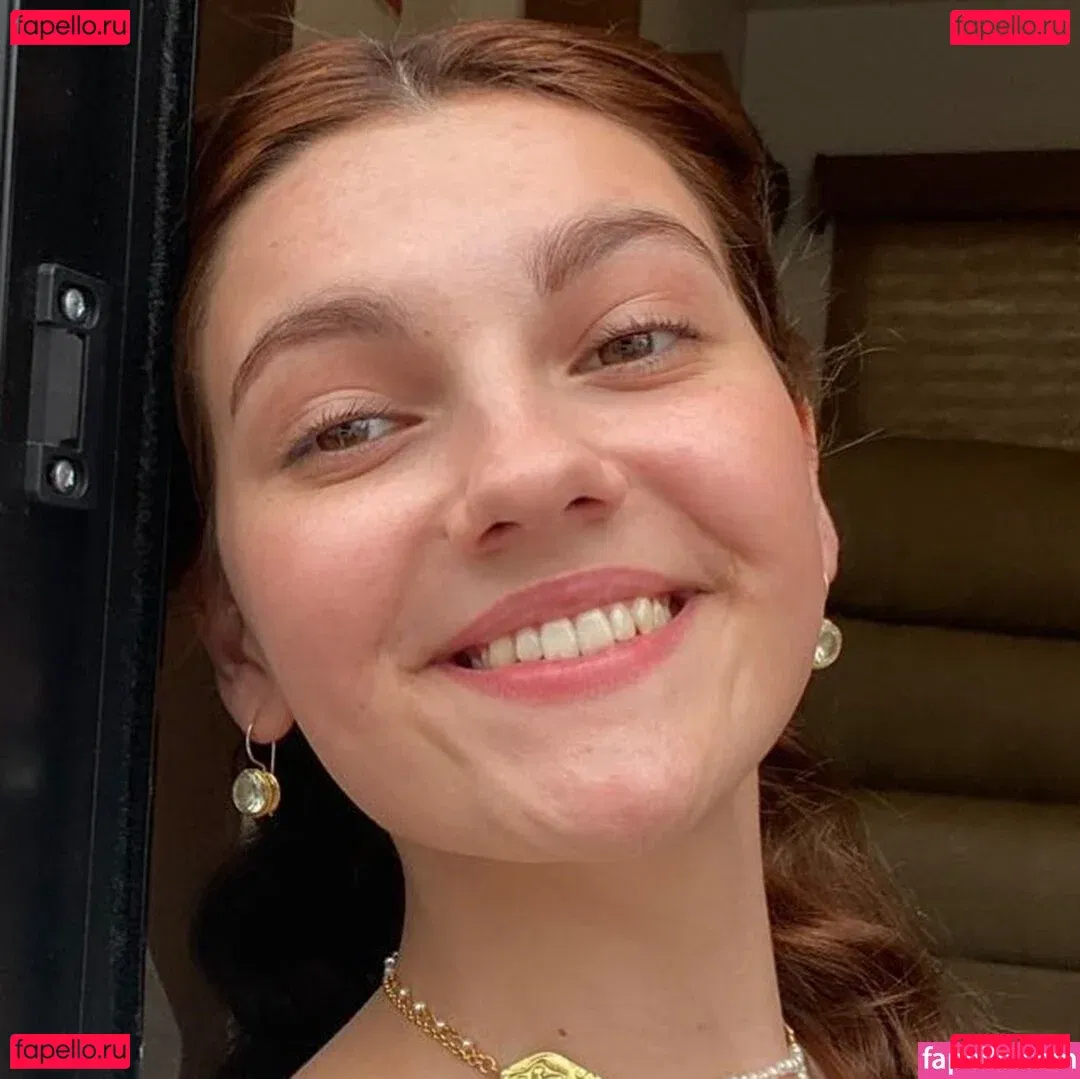 Emily Carey Onlyfans Photo Gallery 