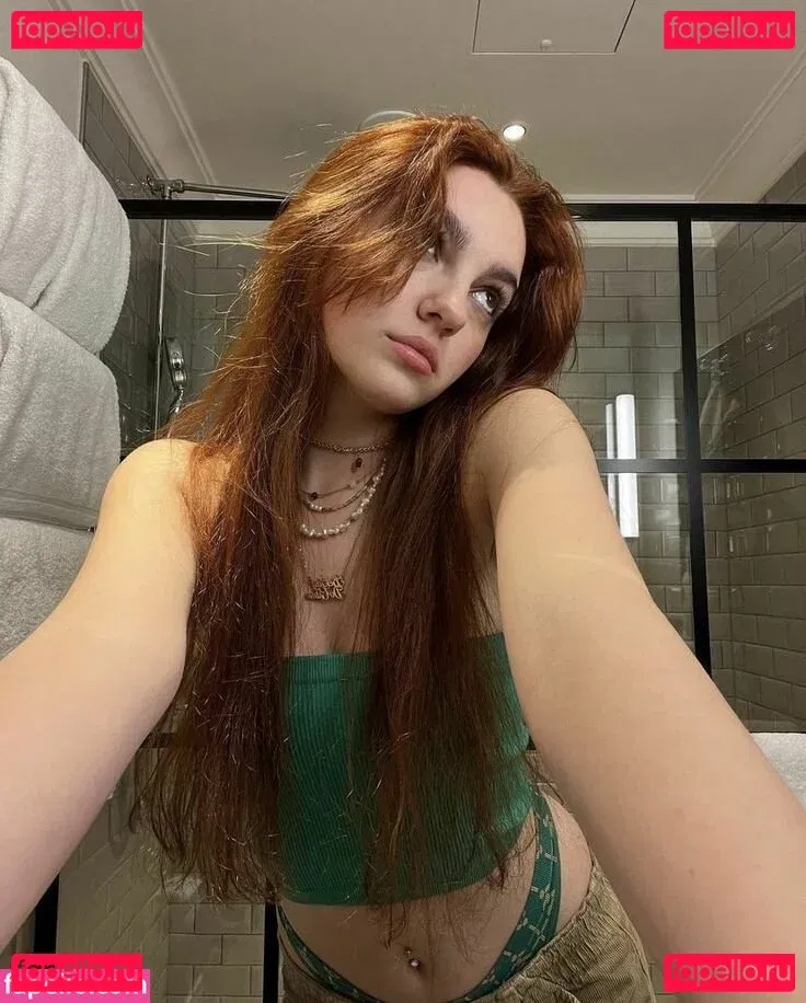 Emily Carey Onlyfans Photo Gallery 