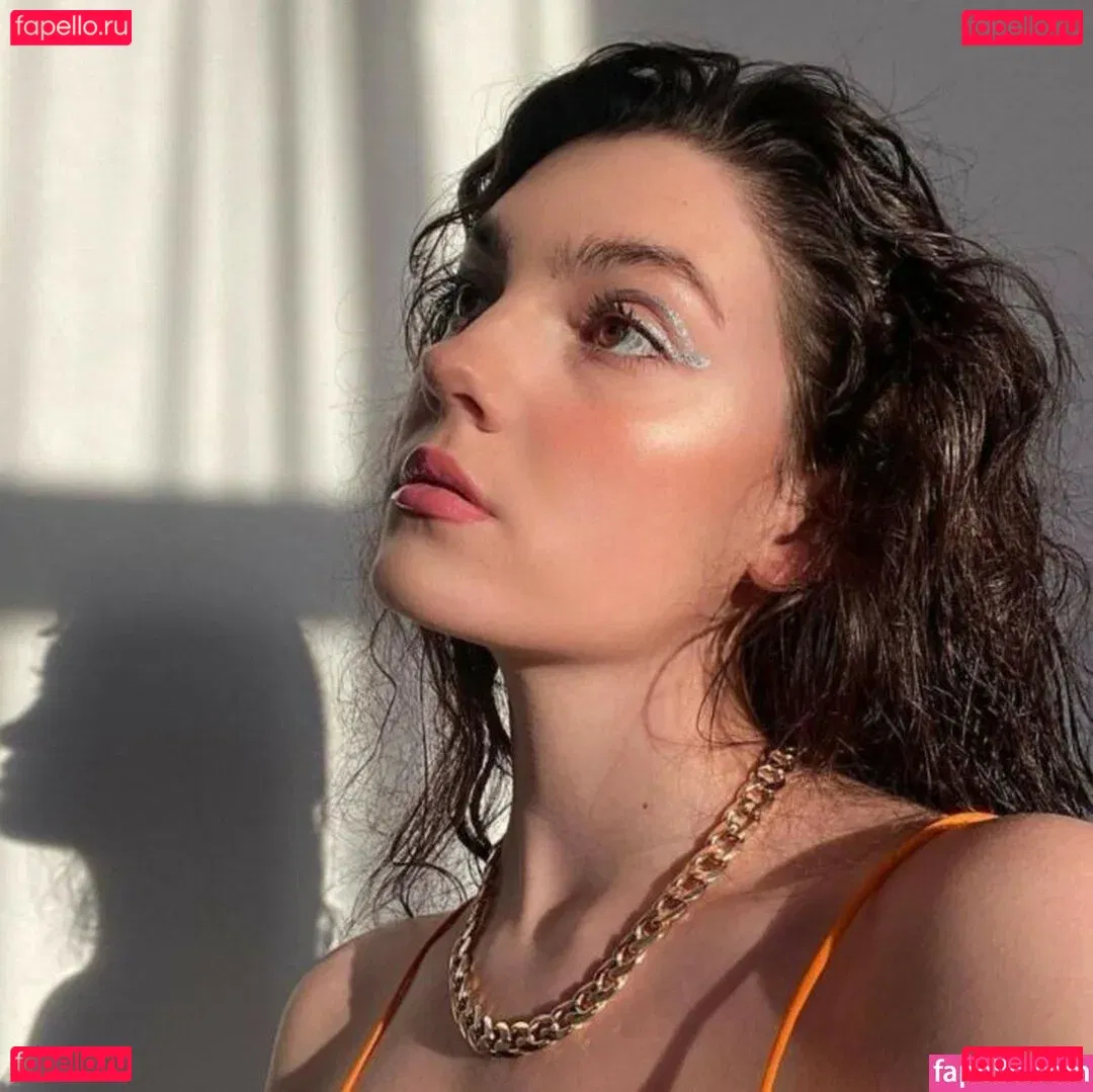 Emily Carey Onlyfans Photo Gallery 