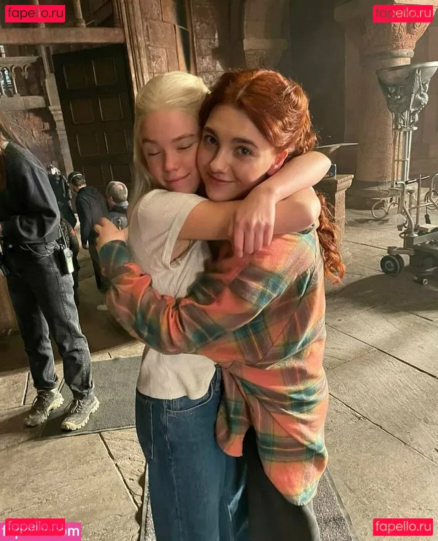 Emily Carey Onlyfans Photo Gallery 