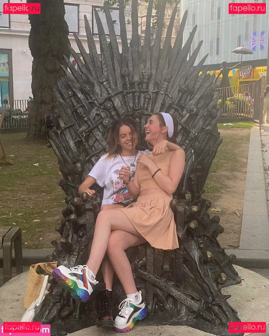 Emily Carey Onlyfans Photo Gallery 