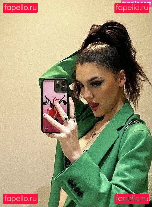 Emily Carey Onlyfans Photo Gallery 