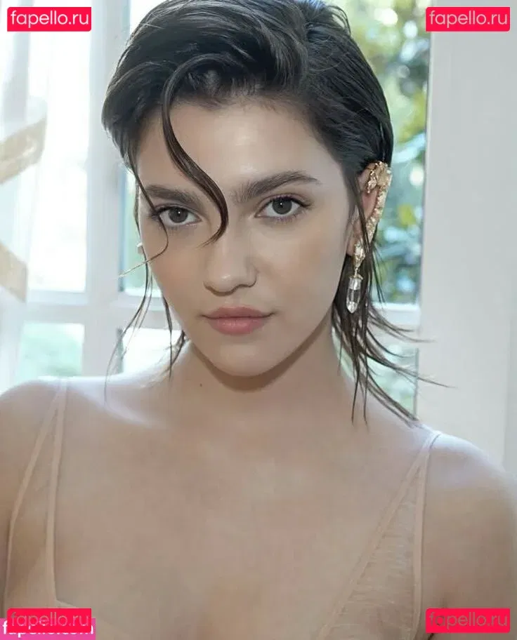 Emily Carey Onlyfans Photo Gallery 