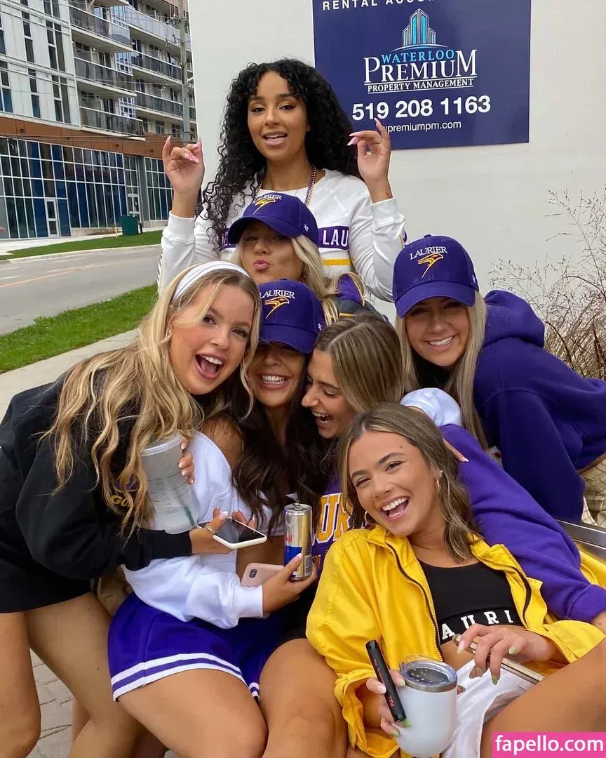 karisbechard Onlyfans Photo Gallery 