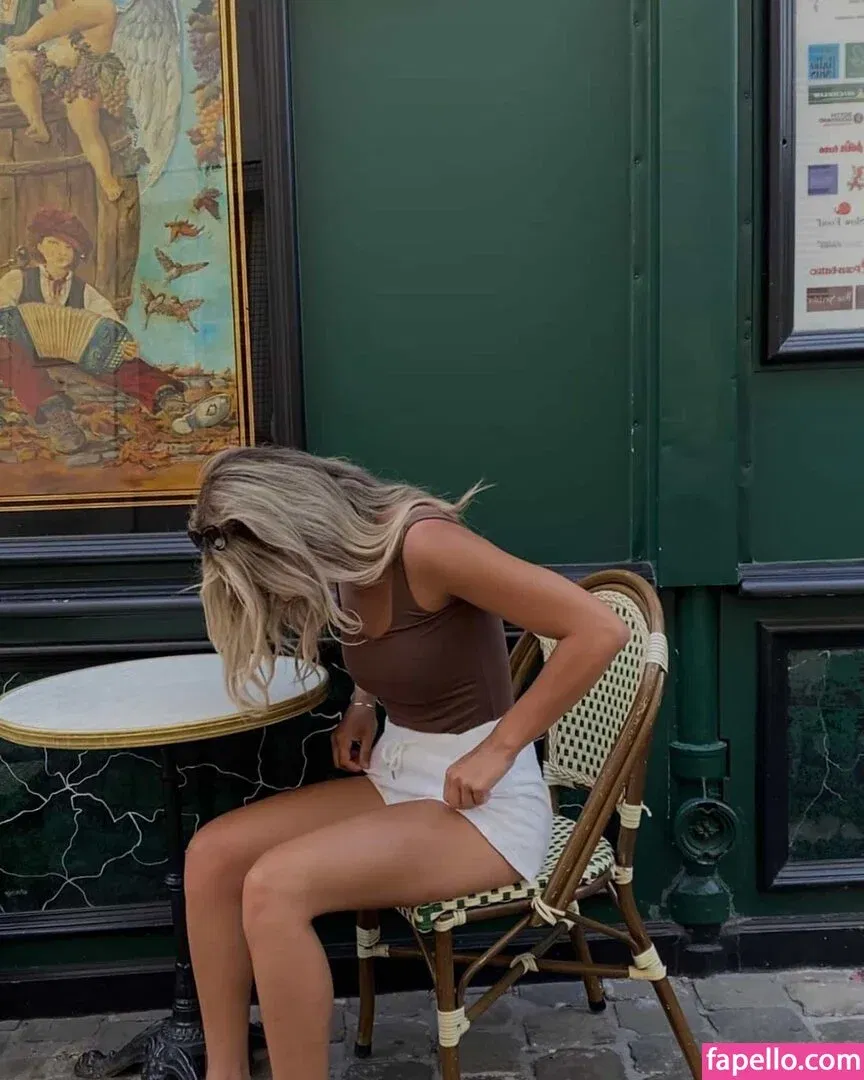 karisbechard Onlyfans Photo Gallery 