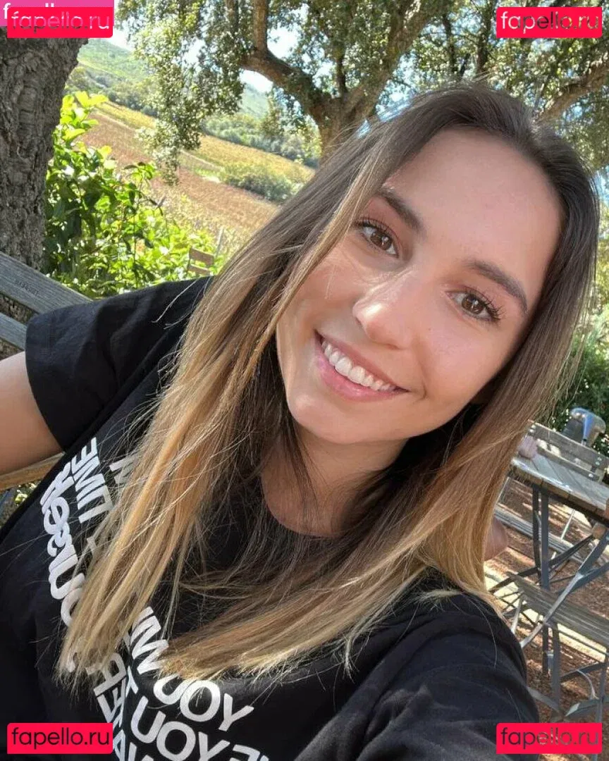 Emily von Strasser Onlyfans Photo Gallery 