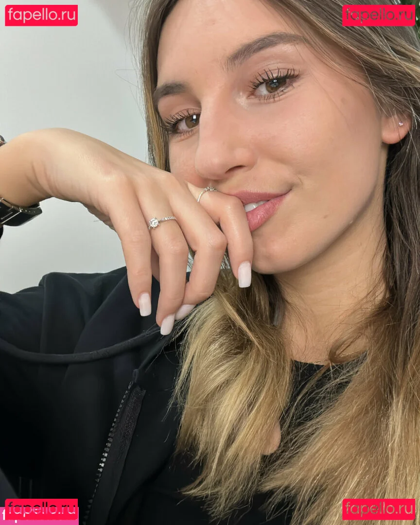 Emily von Strasser Onlyfans Photo Gallery 