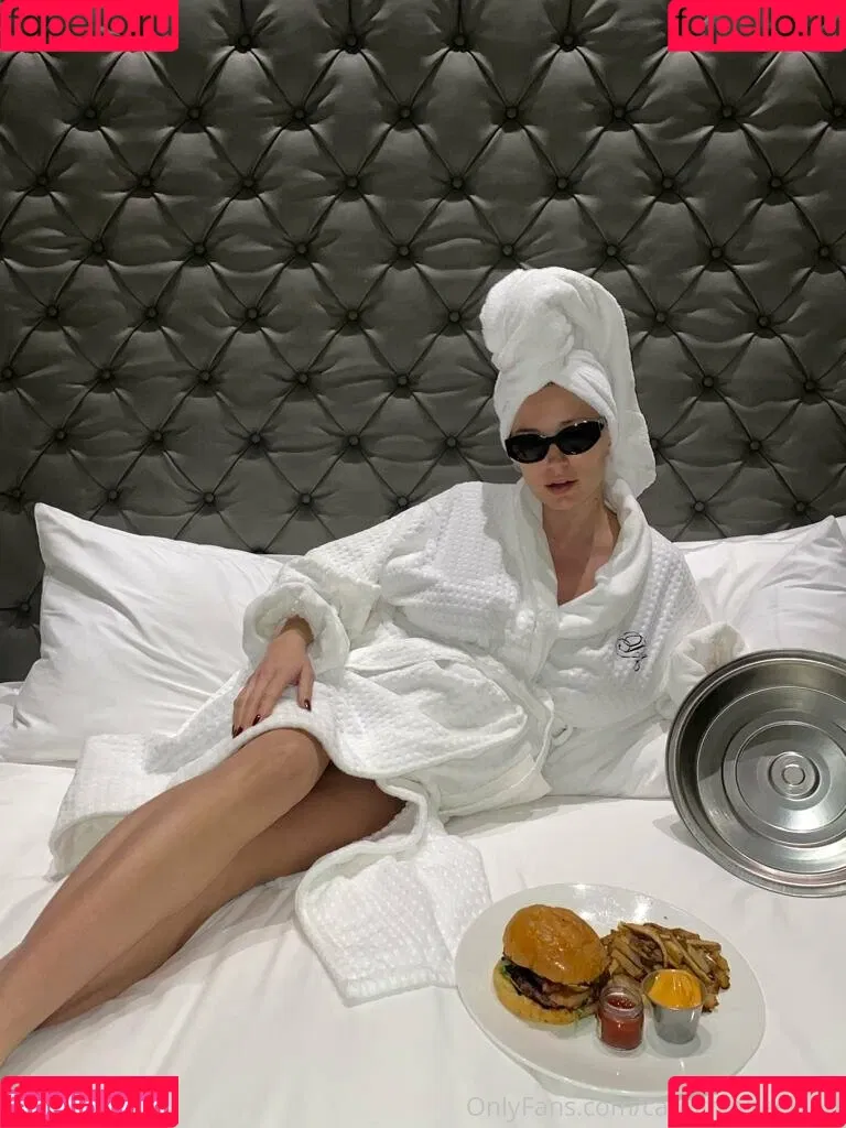 carolinevreeland Onlyfans Photo Gallery 