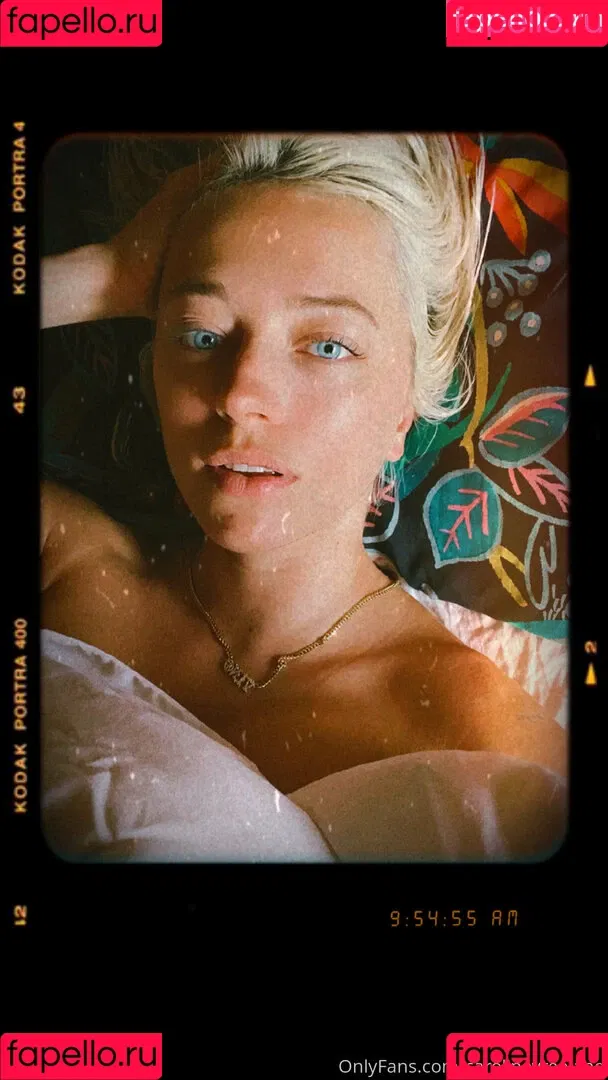 carolinevreeland Onlyfans Photo Gallery 