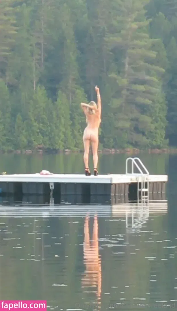 carolinevreeland Onlyfans Photo Gallery 