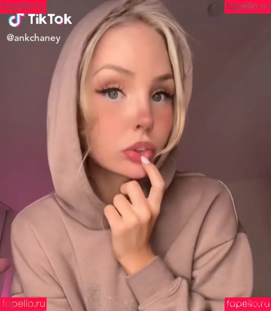 Wer ist das ? Onlyfans Photo Gallery 