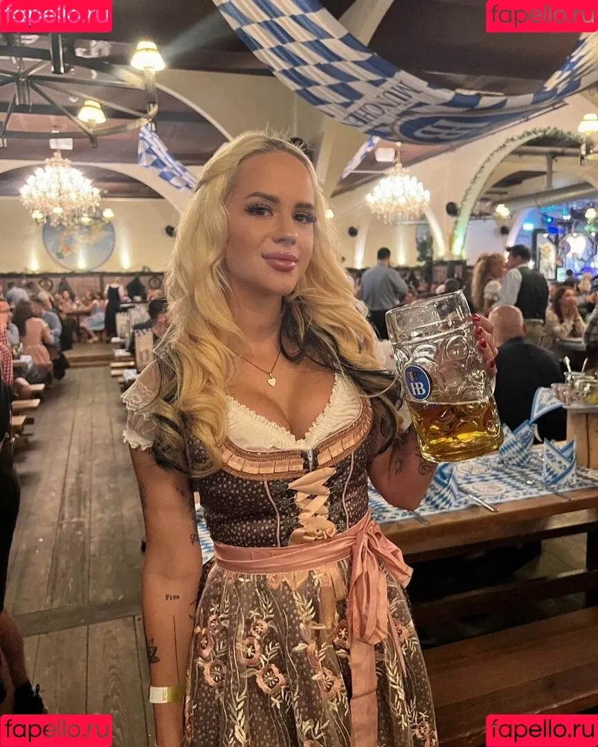 Gina Beckmann Onlyfans Photo Gallery 