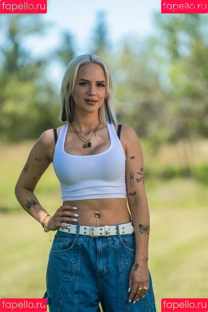 Gina Beckmann Onlyfans Photo Gallery 