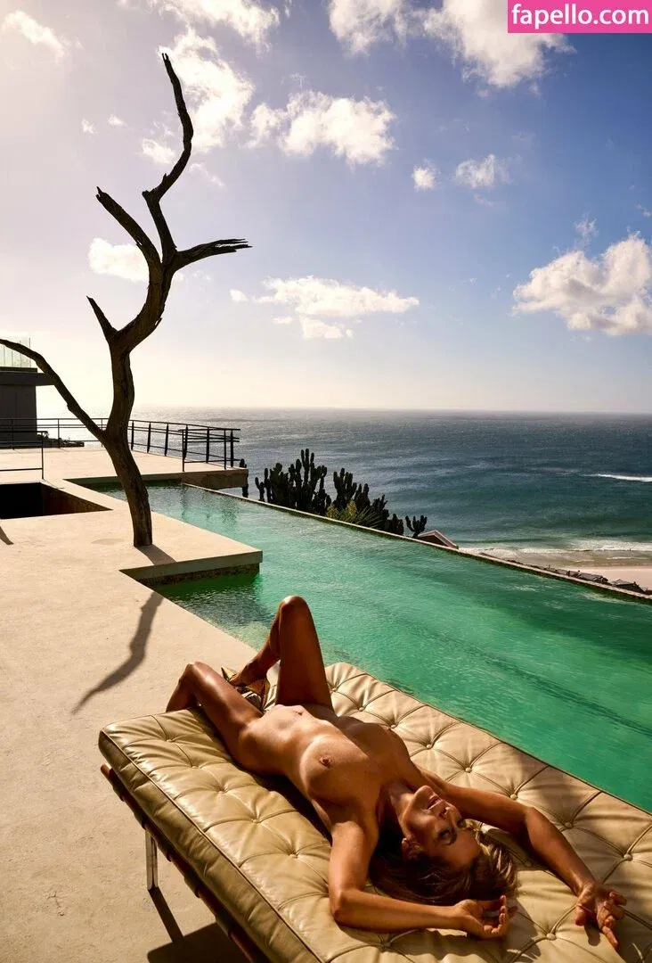 Yi Lin Onlyfans Photo Gallery 