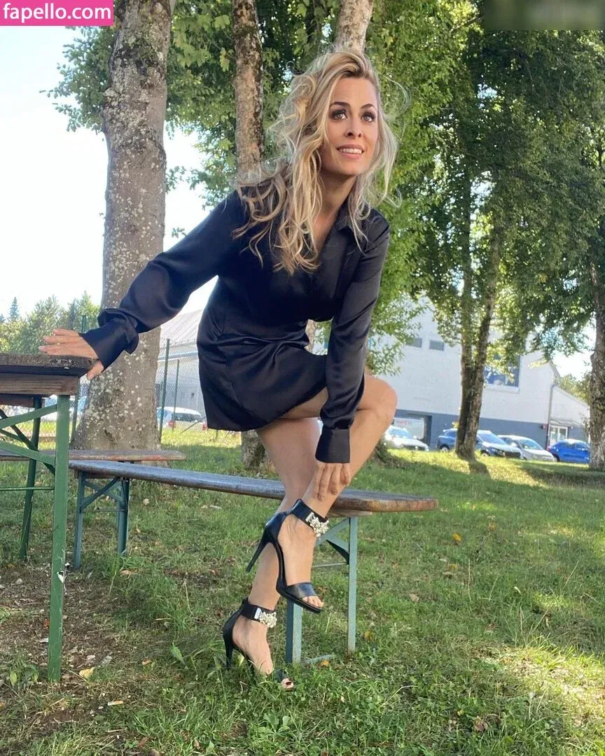 Yi Lin Onlyfans Photo Gallery 