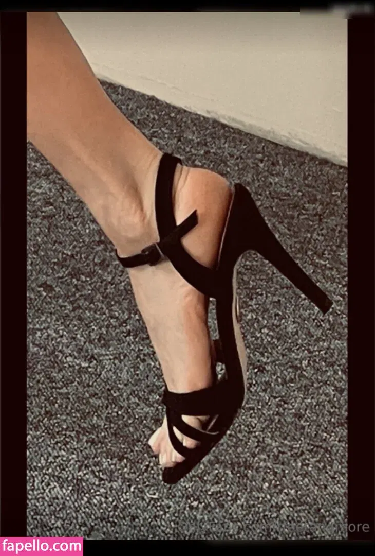 Yi Lin Onlyfans Photo Gallery 