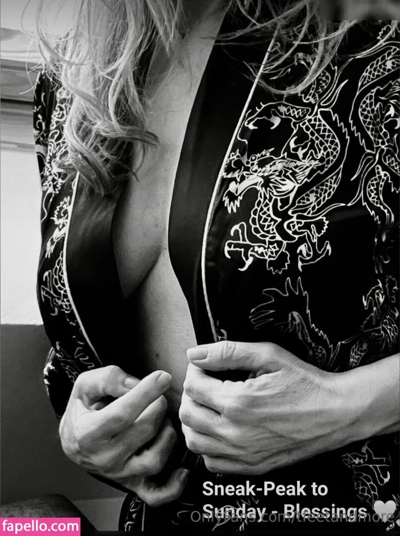 Yi Lin Onlyfans Photo Gallery 