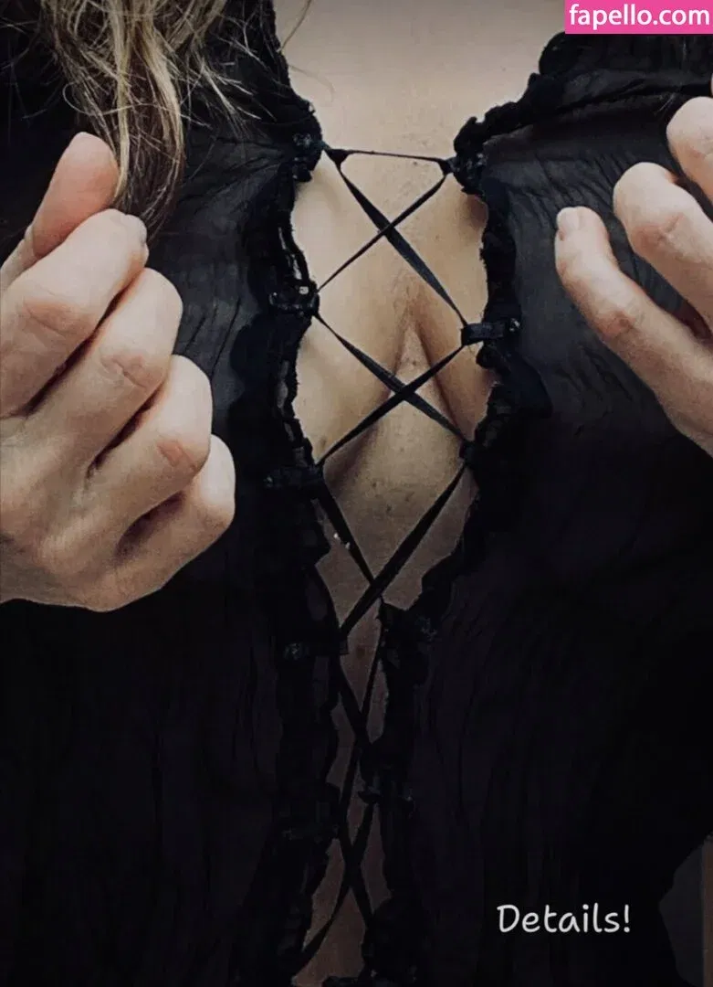 Yi Lin Onlyfans Photo Gallery 