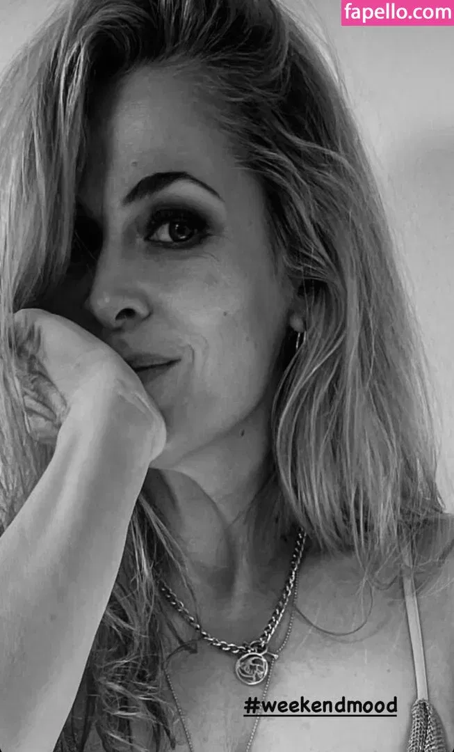 Yi Lin Onlyfans Photo Gallery 