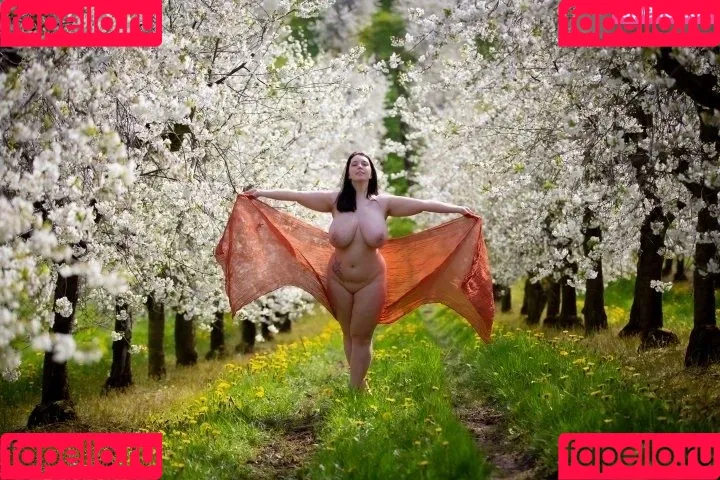 Bella Mona Onlyfans Photo Gallery 