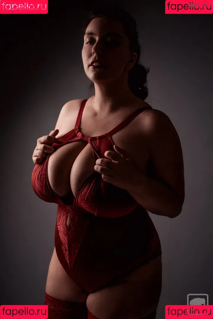 Bella Mona Onlyfans Photo Gallery 