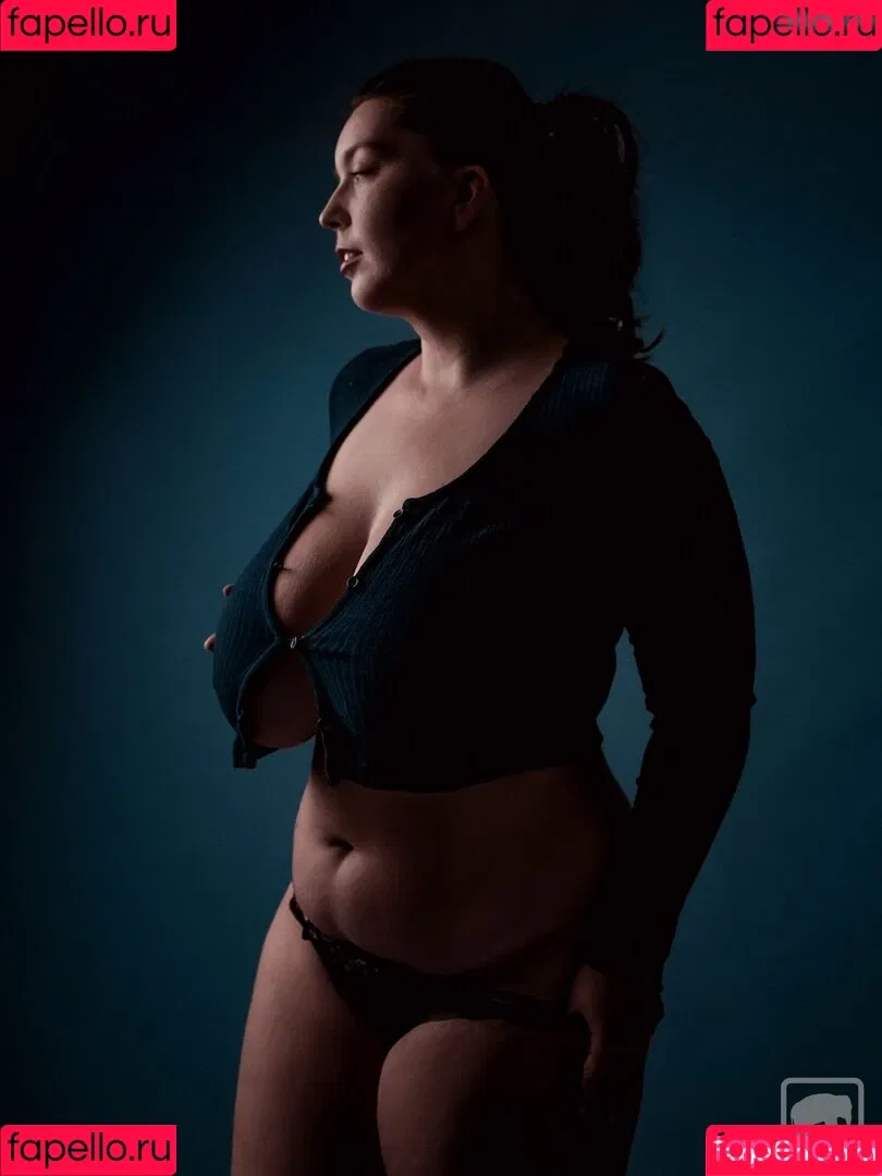 Bella Mona Onlyfans Photo Gallery 