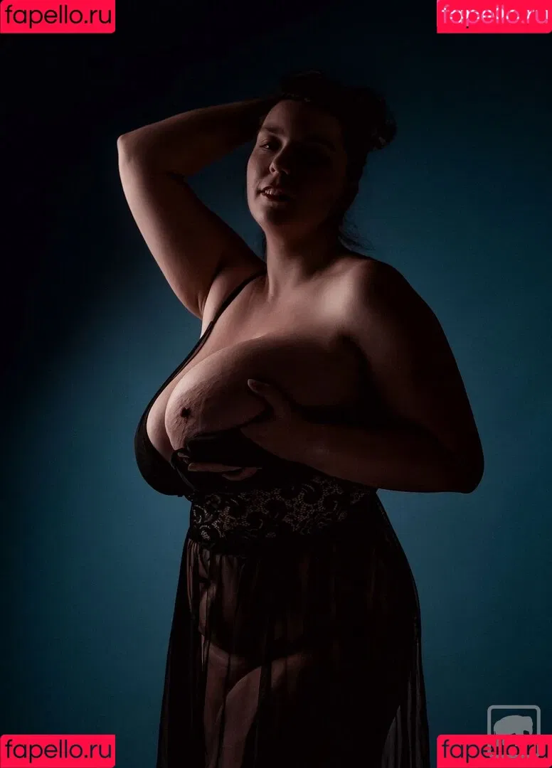 Bella Mona Onlyfans Photo Gallery 