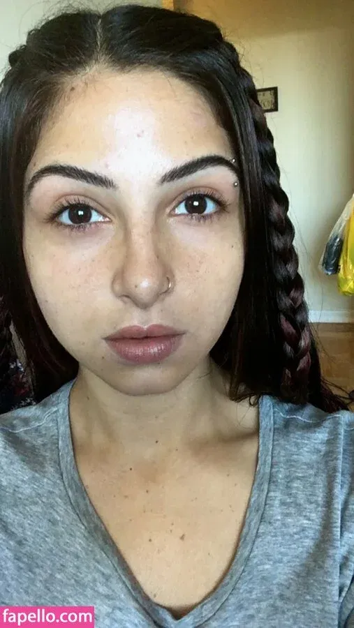 Bella Mona Onlyfans Photo Gallery 