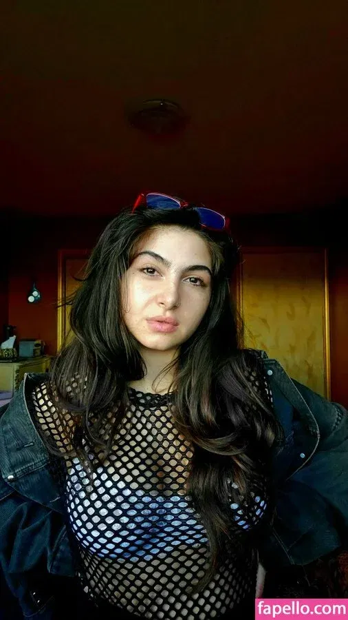 Bella Mona Onlyfans Photo Gallery 