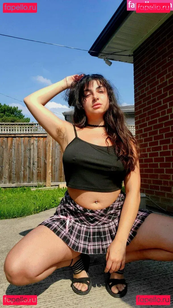 Bella Mona Onlyfans Photo Gallery 