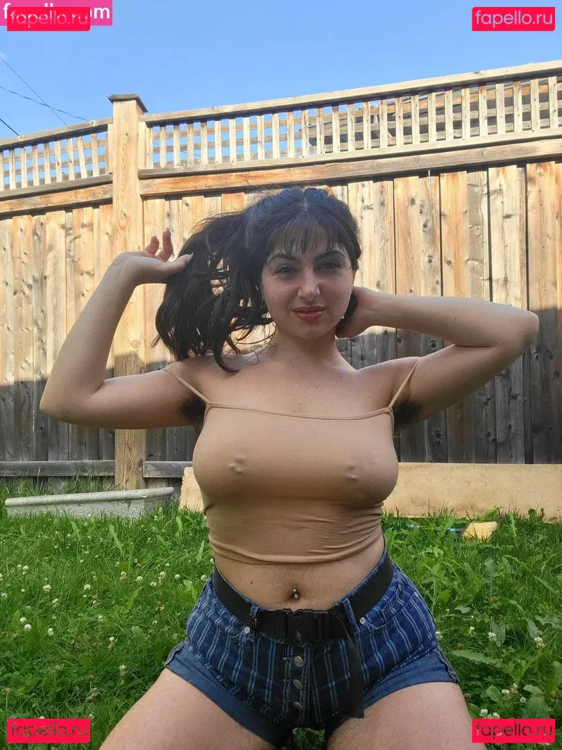 Bella Mona Onlyfans Photo Gallery 