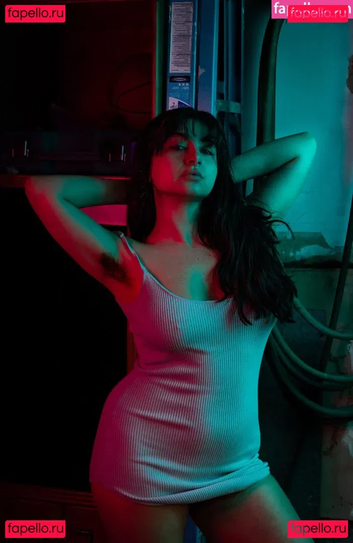 Bella Mona Onlyfans Photo Gallery 