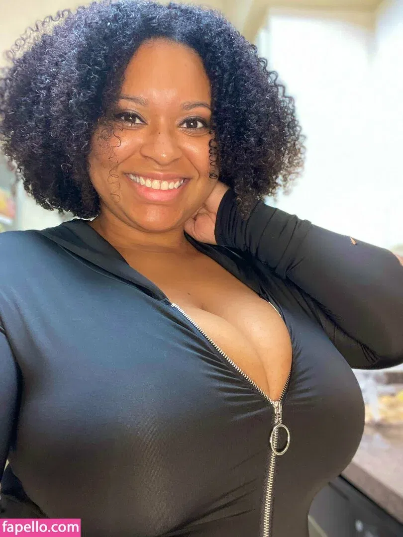 Unmaskedoppai Onlyfans Photo Gallery 