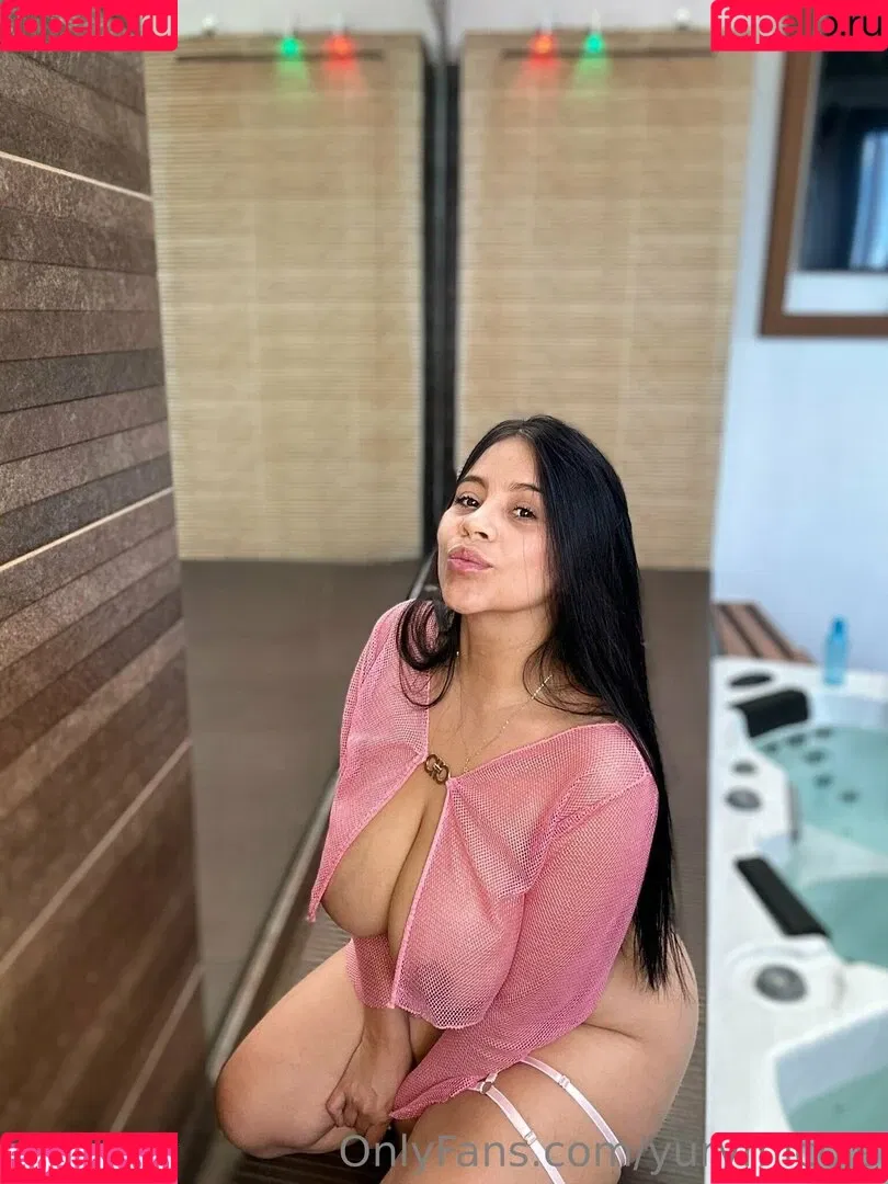 Aviianiiwater Onlyfans Photo Gallery 