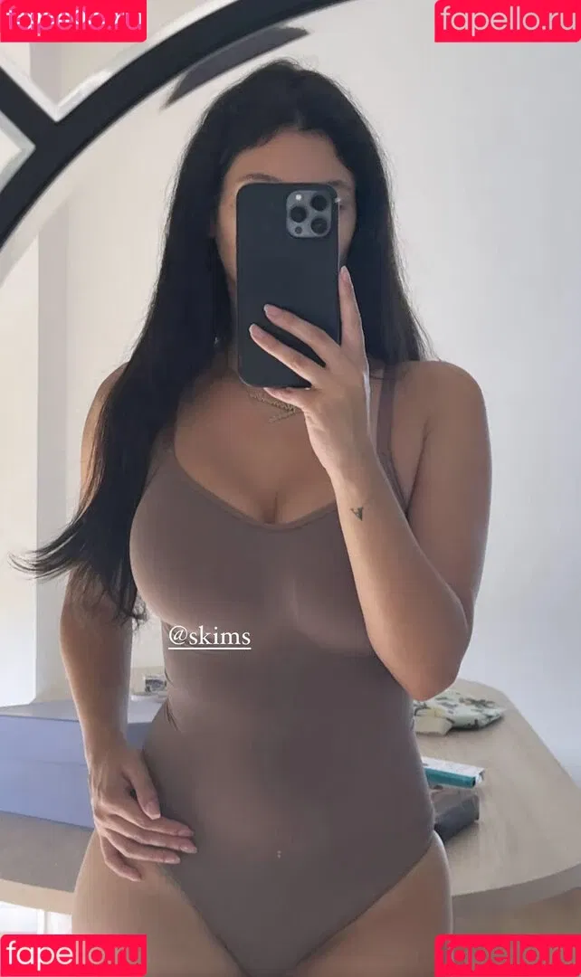 Paola Maria Onlyfans Photo Gallery 