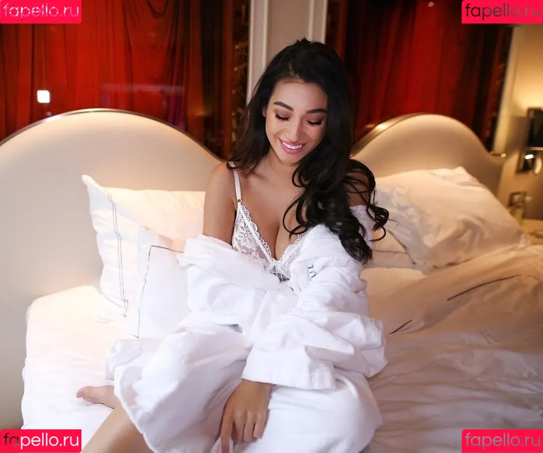 Paola Maria Onlyfans Photo Gallery 