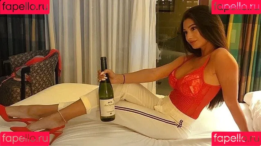 Paola Maria Onlyfans Photo Gallery 