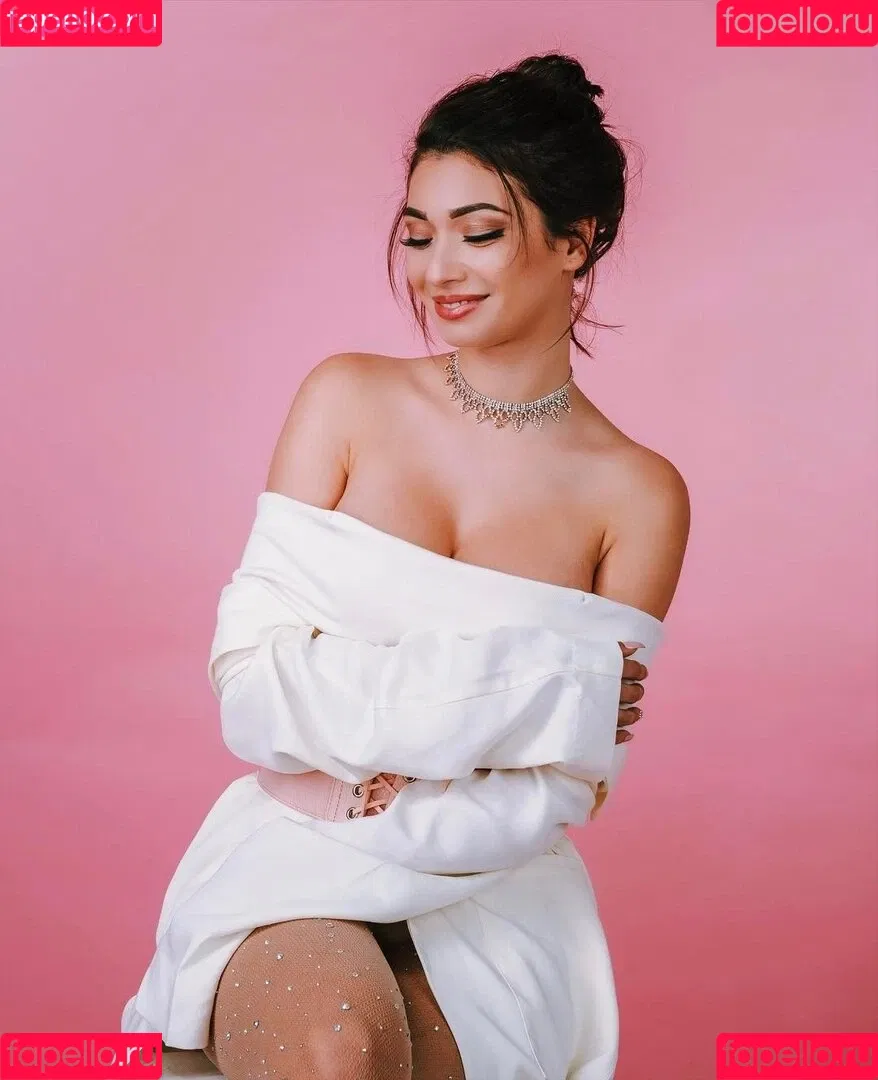 Paola Maria Onlyfans Photo Gallery 